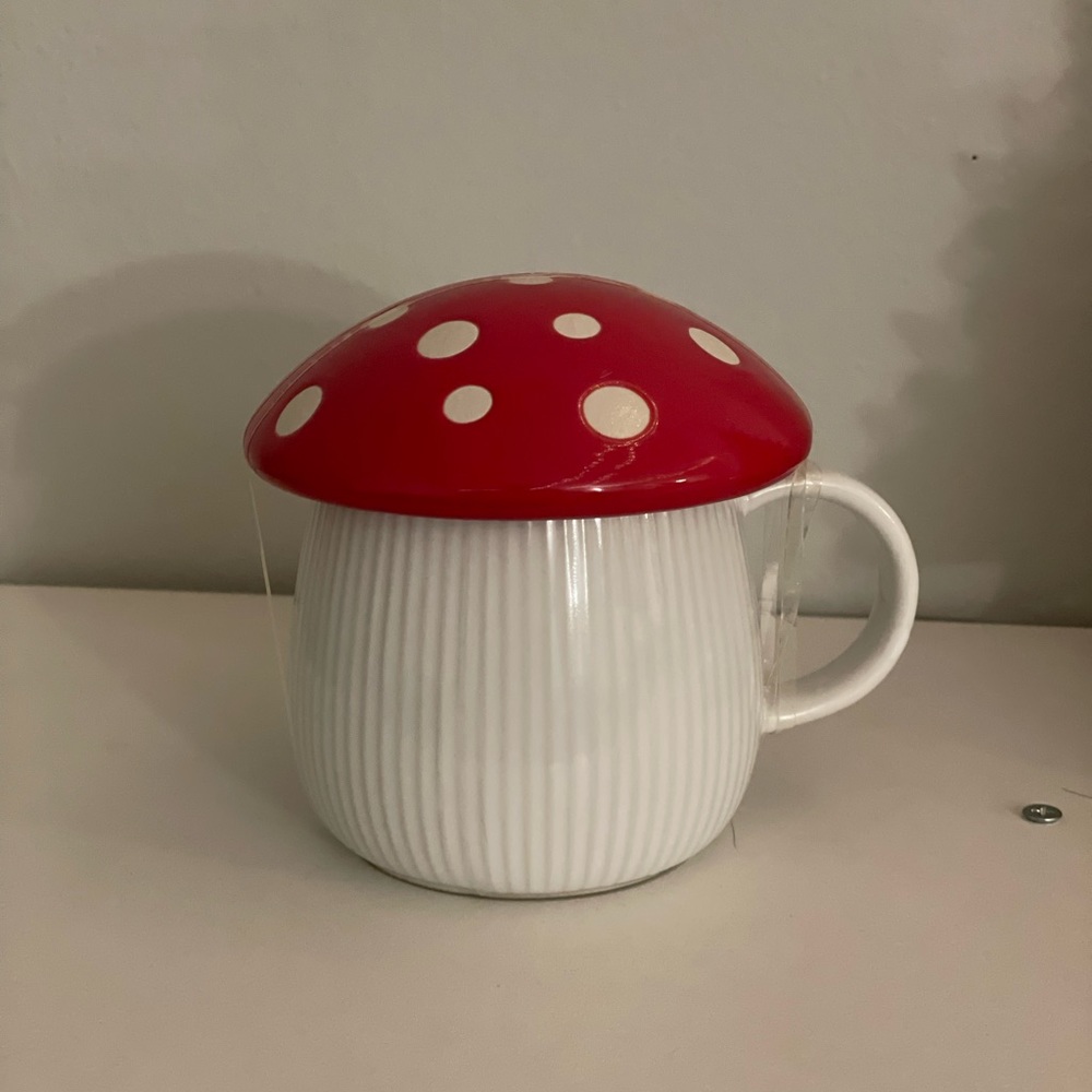Red mushroom mug with lid | world market